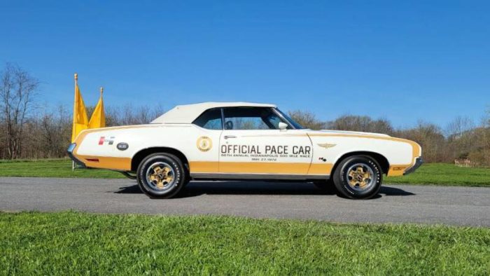 1972 Oldsmobile Hurst Olds Indianapolis 500 Pace Car