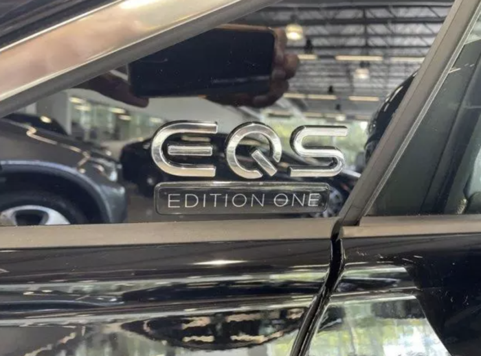 2022 Mercedes-Benz EQS 580 4MATIC Electric Sedan