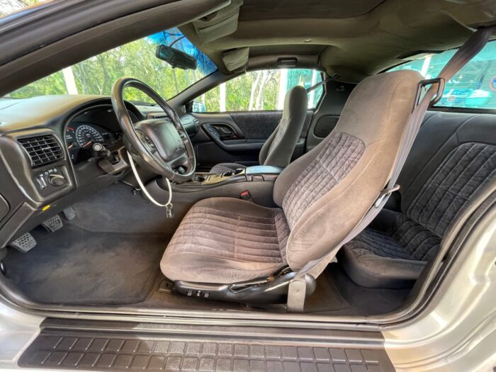 2000 Chevrolet interior view